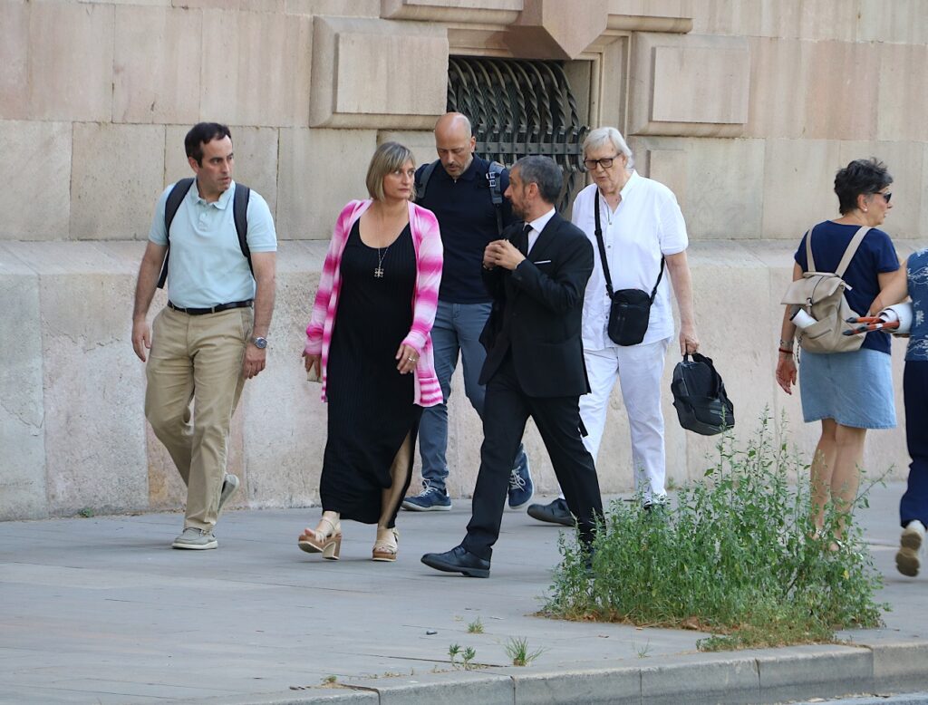 Alba Vergés diu que les vacunes a policies espanyols es van posar el més ràpid possible tenint en compte criteris estatals