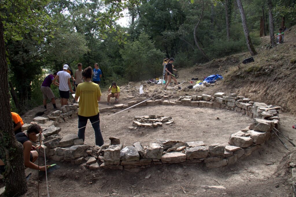 Recuperen una ploma estilogràfica i una tenda dels soldats republicans establerts a Pujalt durant la Guerra Civil